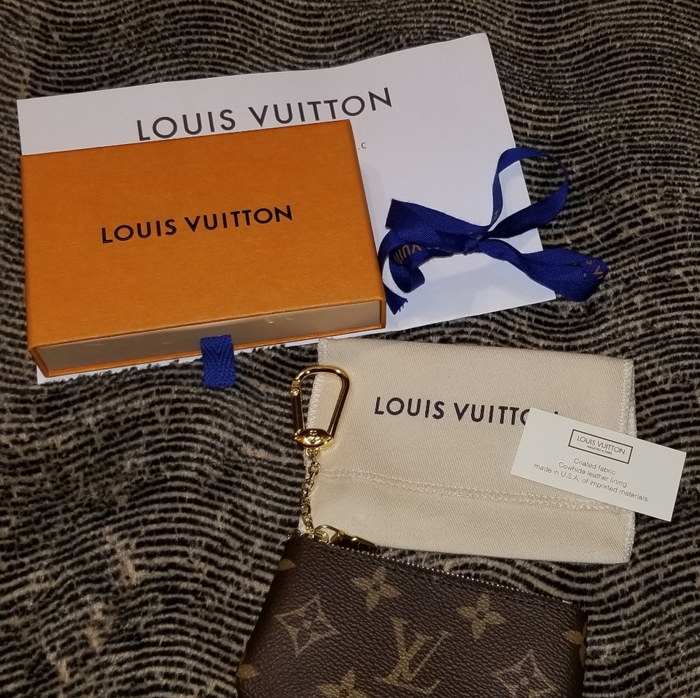 SOLD•●Louis Vuitton Key Pouch